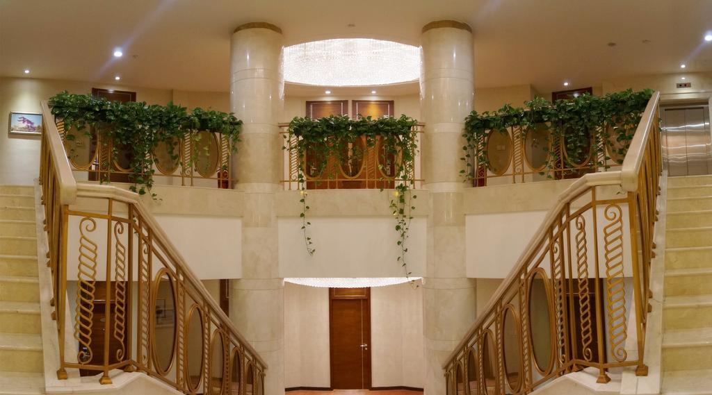 Soluxe Hotel Almaty Exterior foto