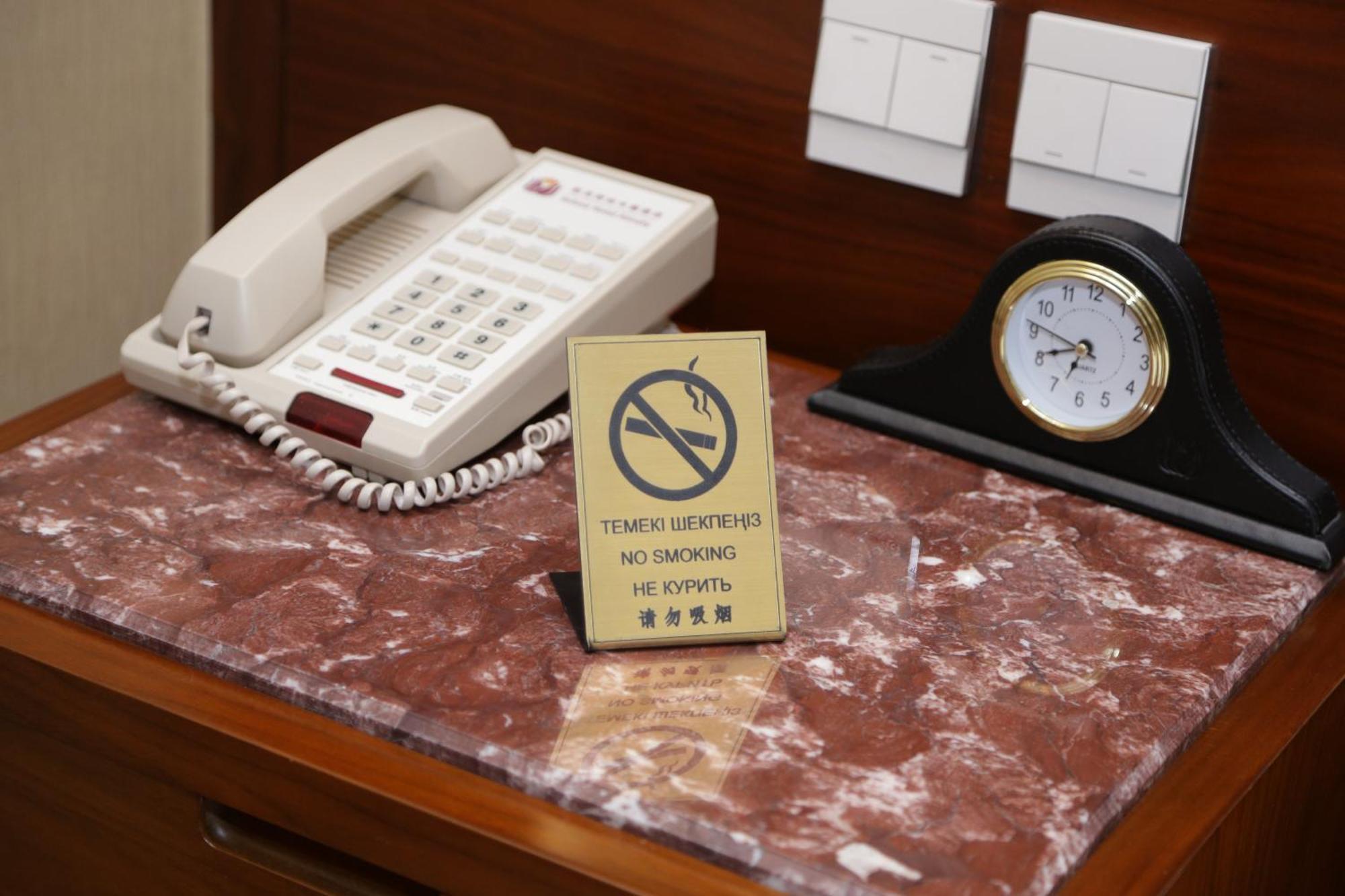 Soluxe Hotel Almaty Zimmer foto