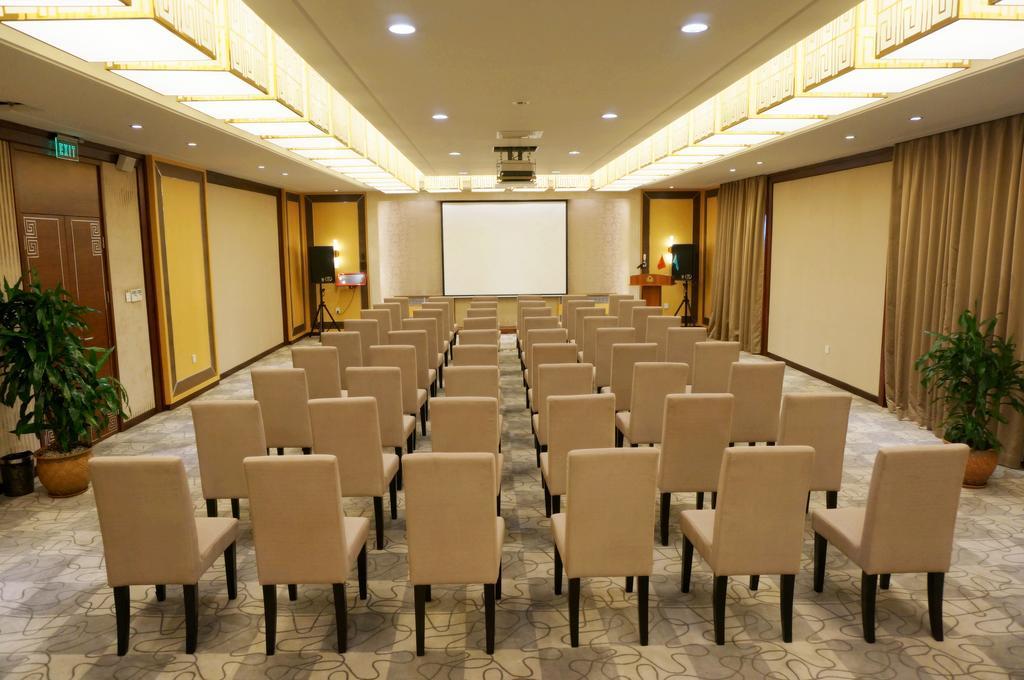 Soluxe Hotel Almaty Exterior foto