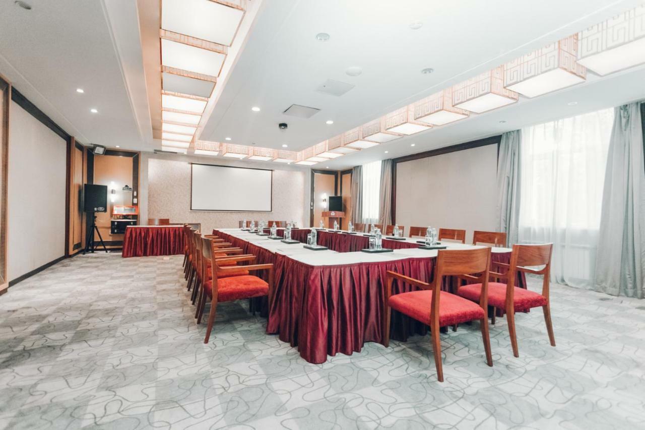 Soluxe Hotel Almaty Exterior foto
